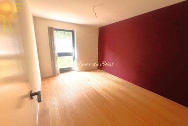 À louer à l’année, ce superbe 3.5 pièces moderne au cœur de Montana !