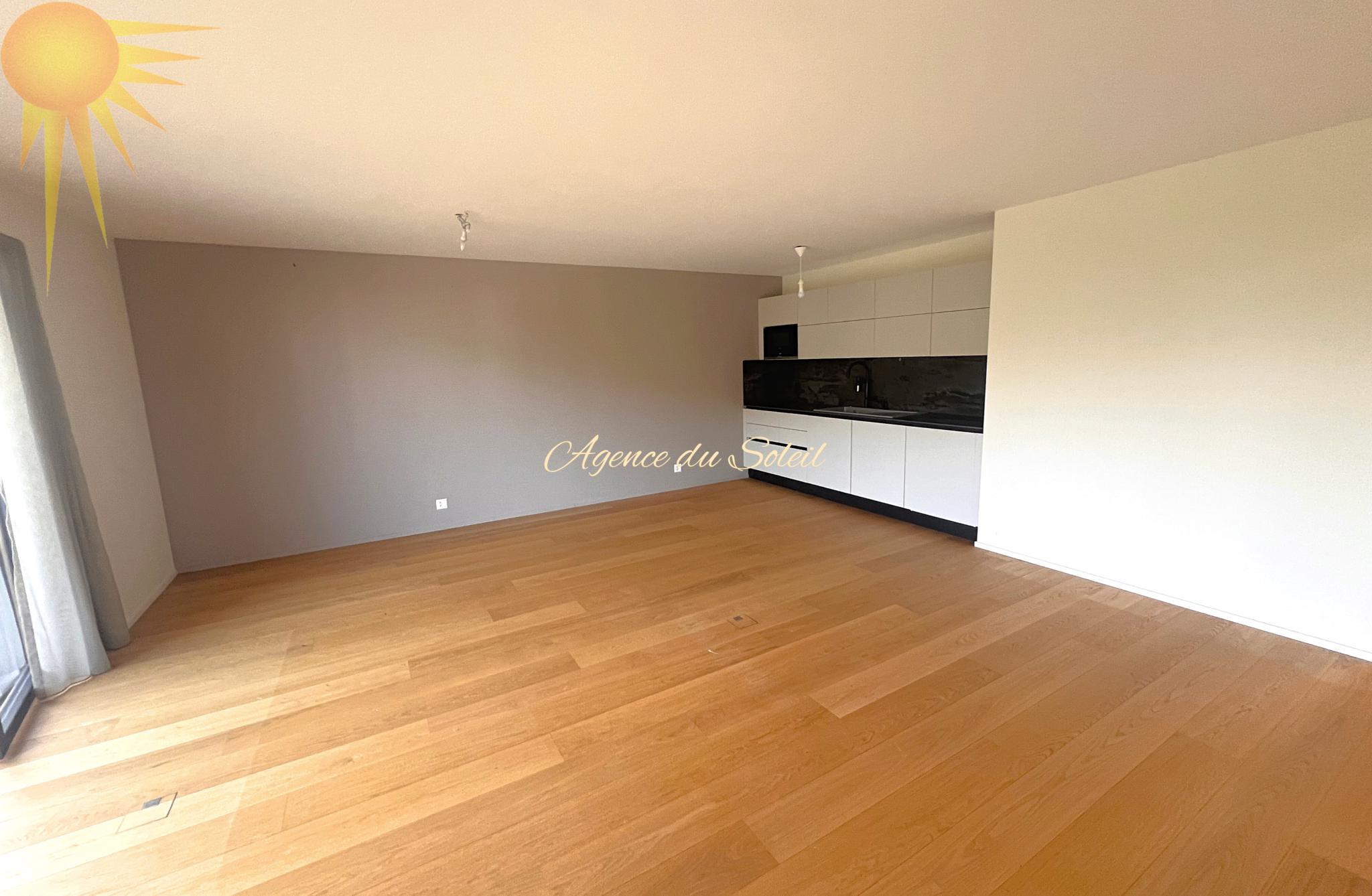 À louer à l’année, ce superbe 3.5 pièces moderne au cœur de Montana !