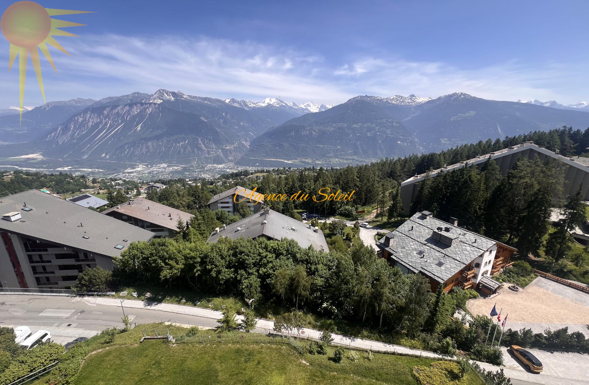 Magnifique appartement de 4.5 pièces en attique, totalement rénové en 2023 !