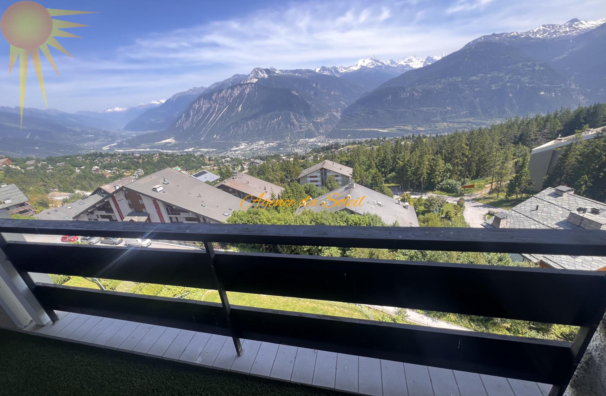 Magnifique appartement de 4.5 pièces en attique, totalement rénové en 2023 !