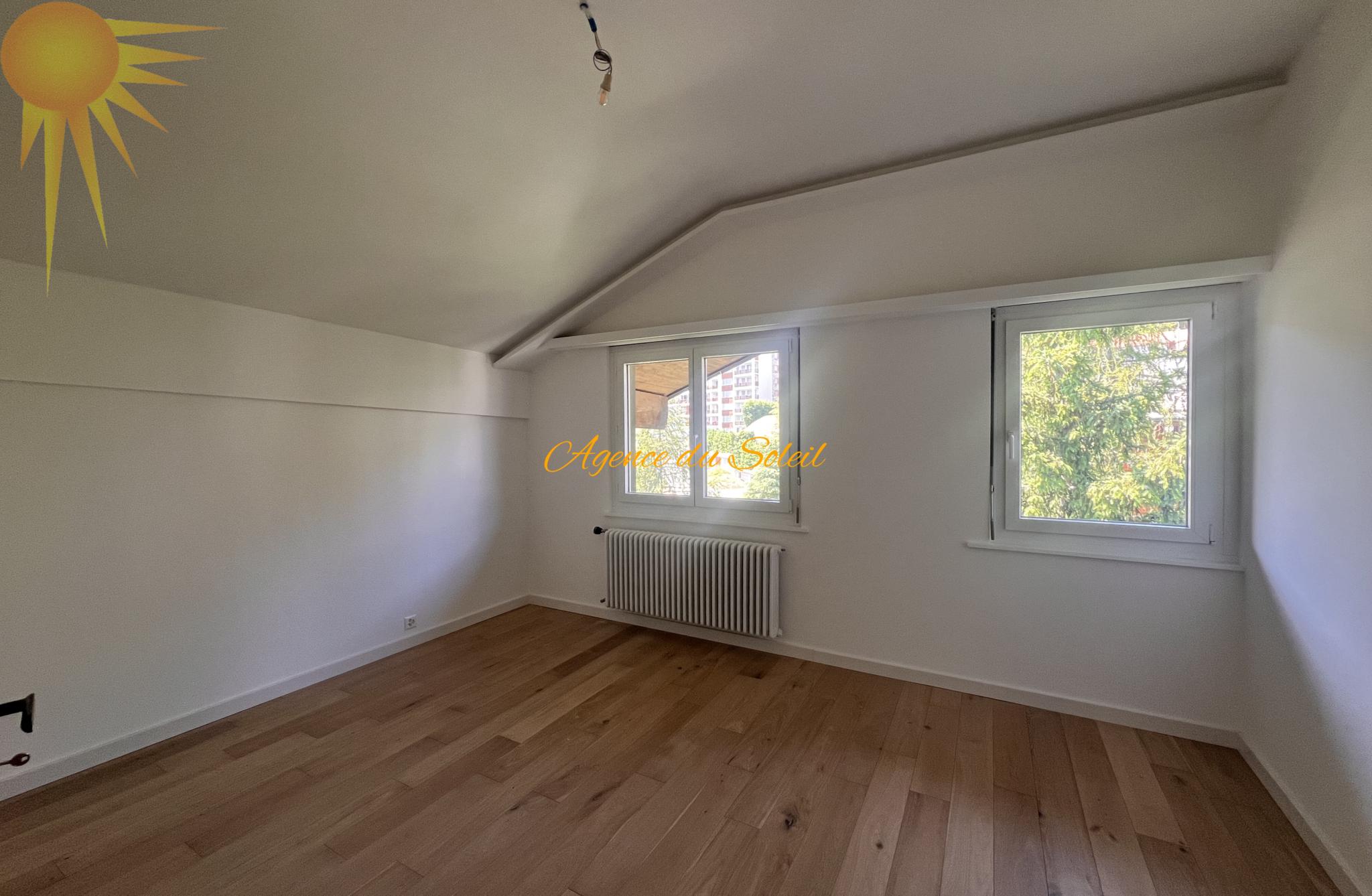 Magnifique appartement de 4.5 pièces en attique, totalement rénové en 2023 !