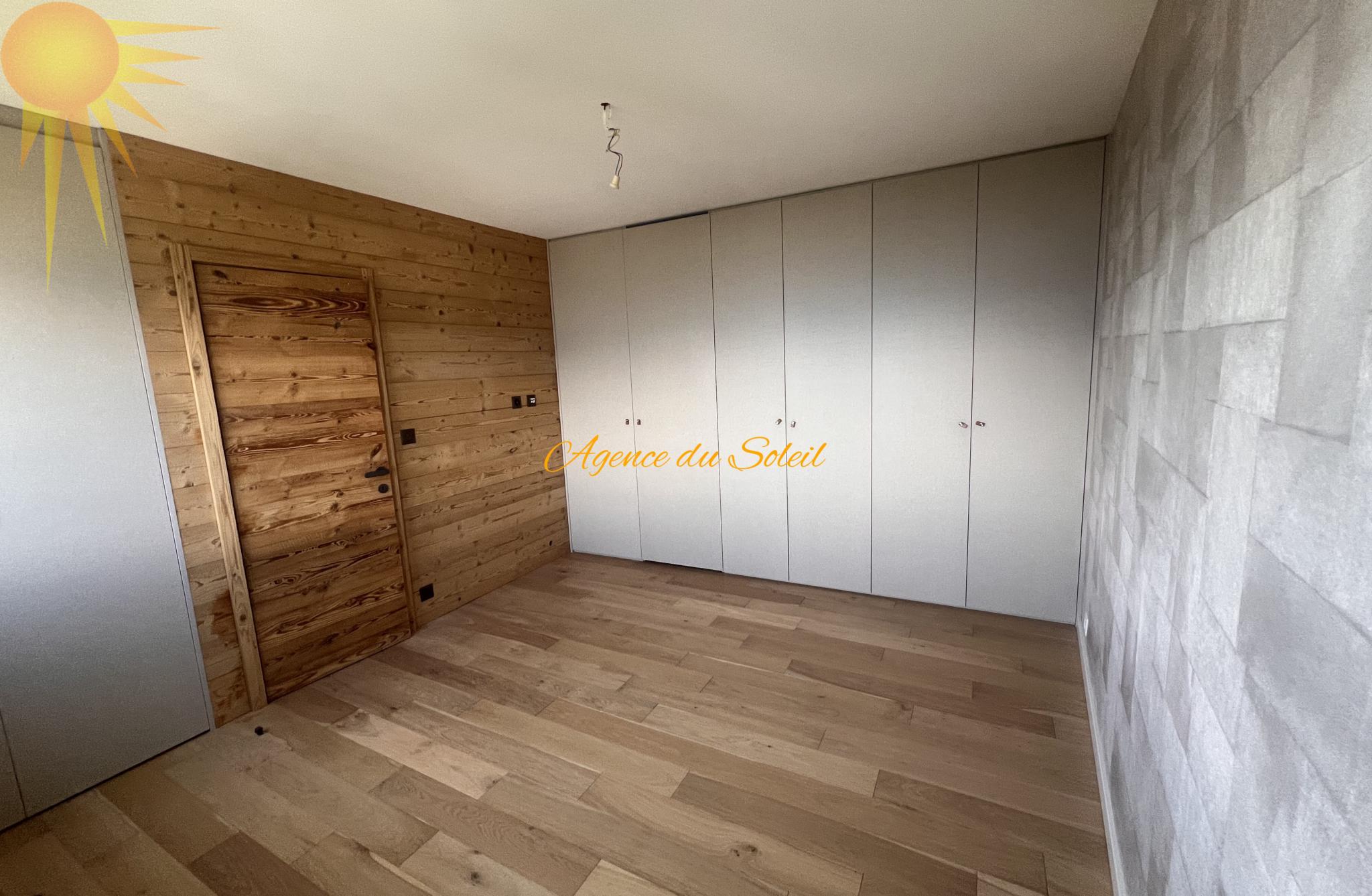 Magnifique appartement de 4.5 pièces en attique, totalement rénové en 2023 !