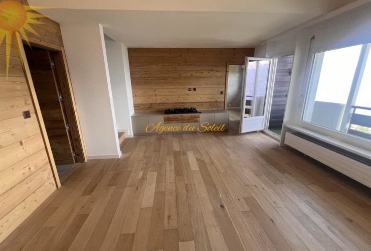 Magnifique appartement de 4.5 pièces en attique, totalement rénové en 2023 !