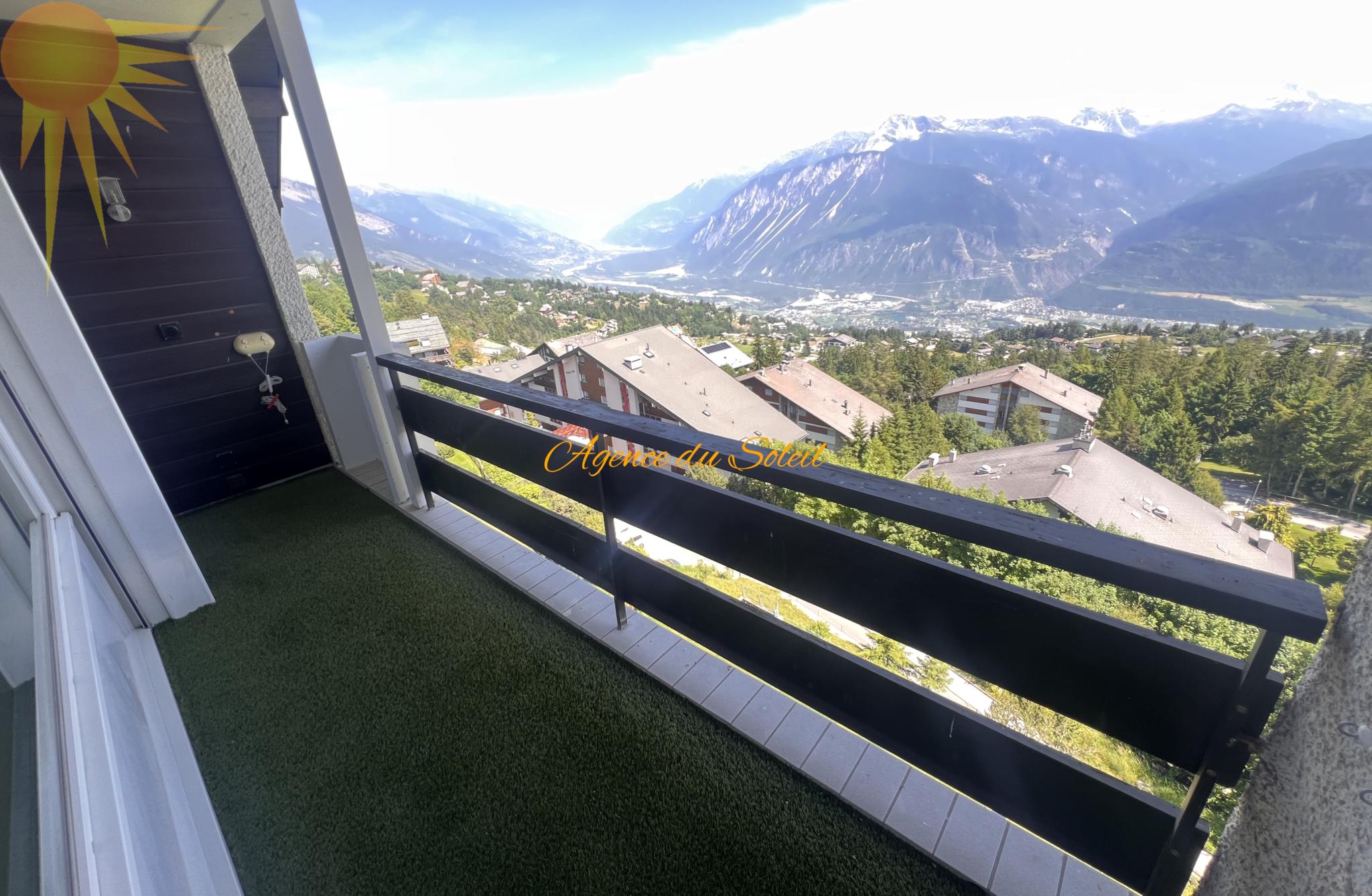 Magnifique appartement de 4.5 pièces en attique, totalement rénové en 2023 !