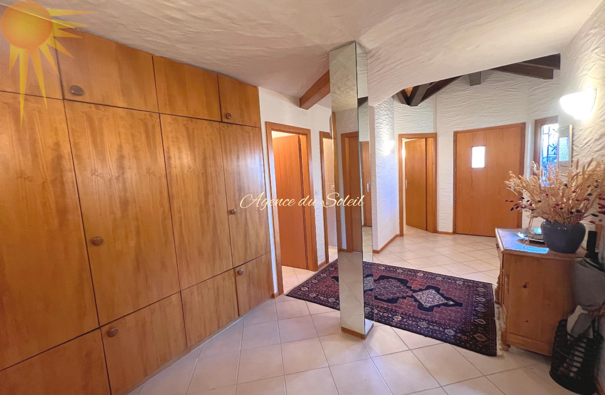 Idéal pour une famille, ce magnifique et spacieux chalet à 5 mn en voiture du centre de la station !