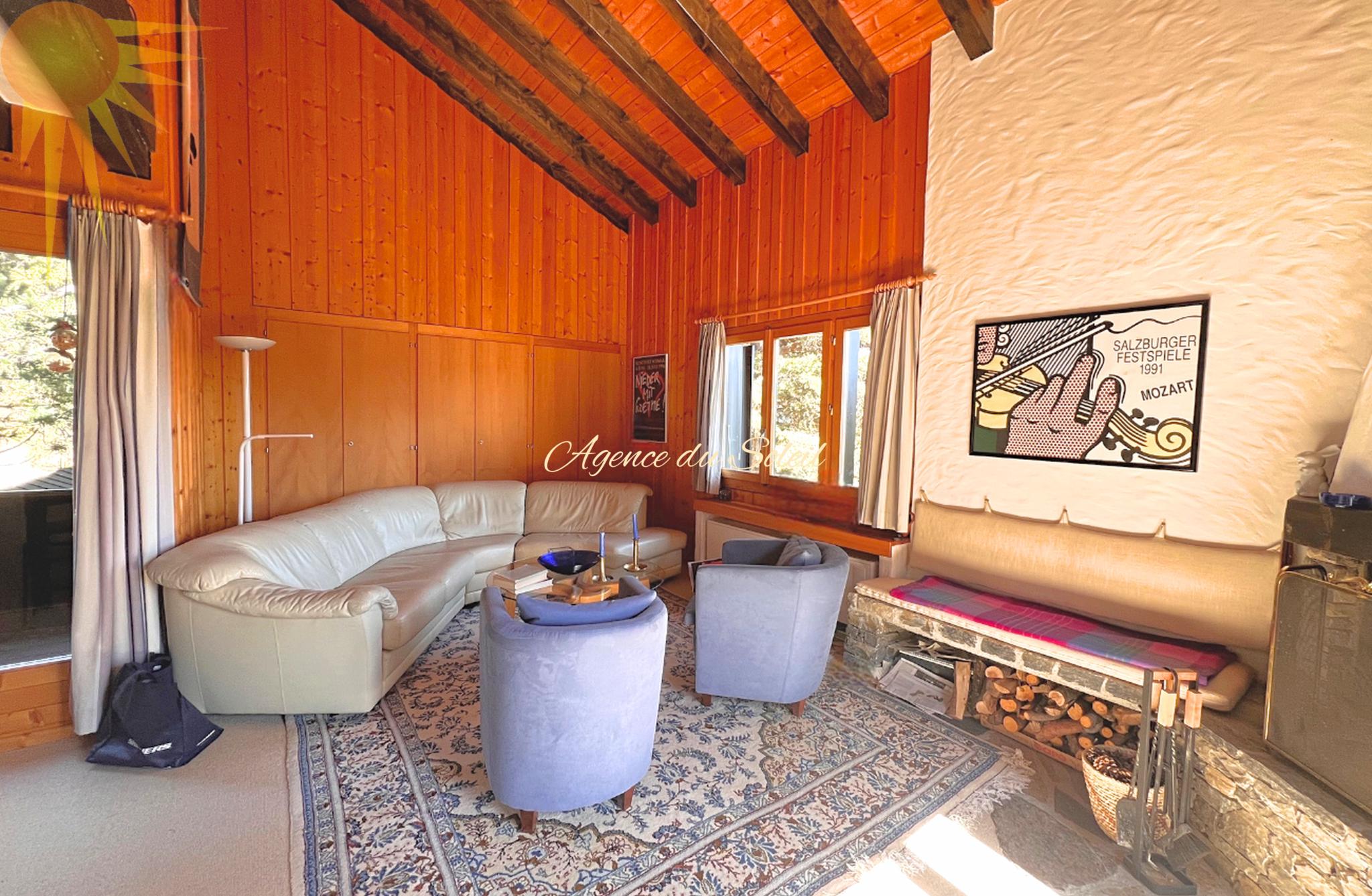 Idéal pour une famille, ce magnifique et spacieux chalet à 5 mn en voiture du centre de la station !