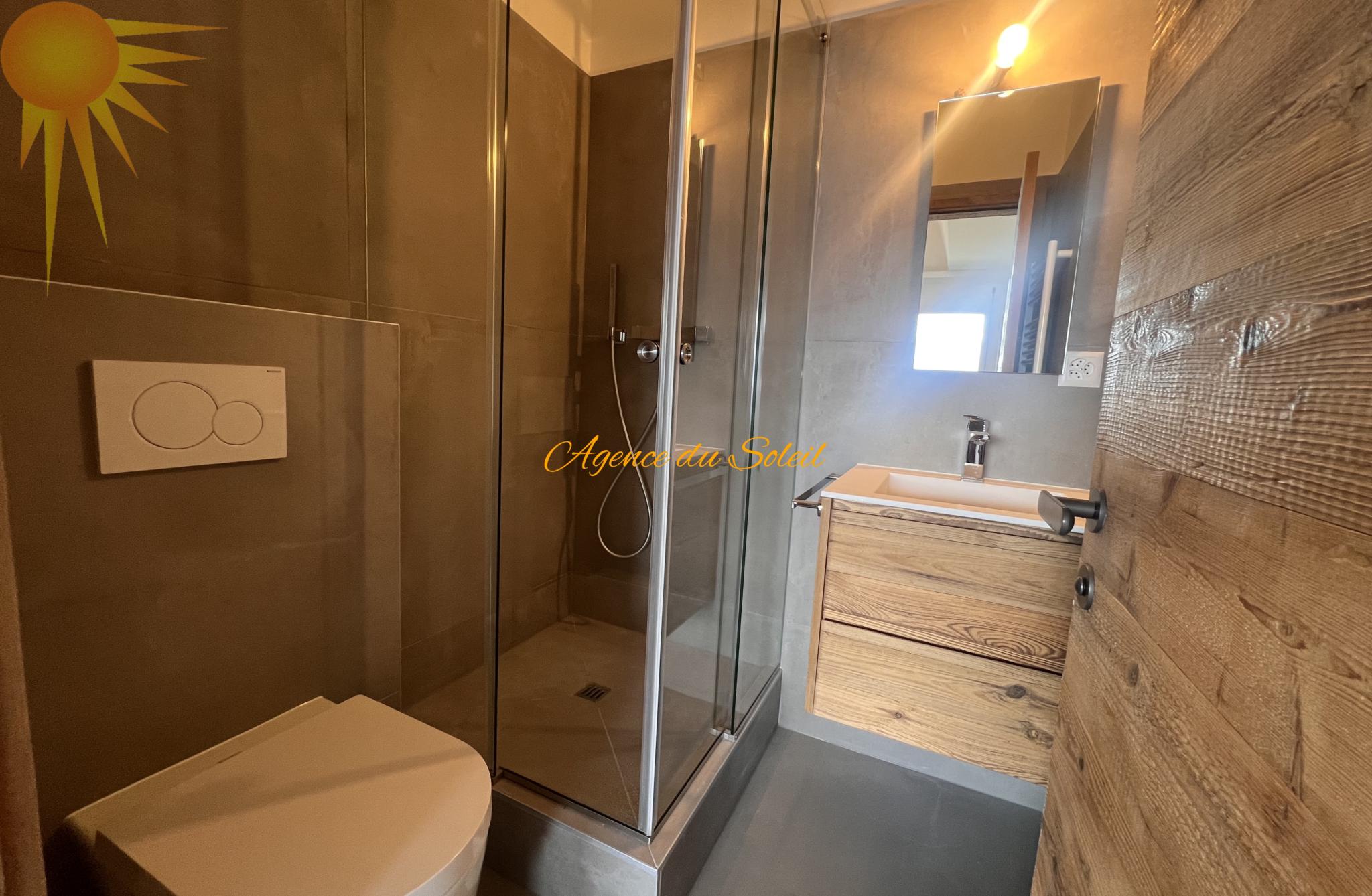 Magnifique appartement de 4.5 pièces en attique, totalement rénové en 2023 !