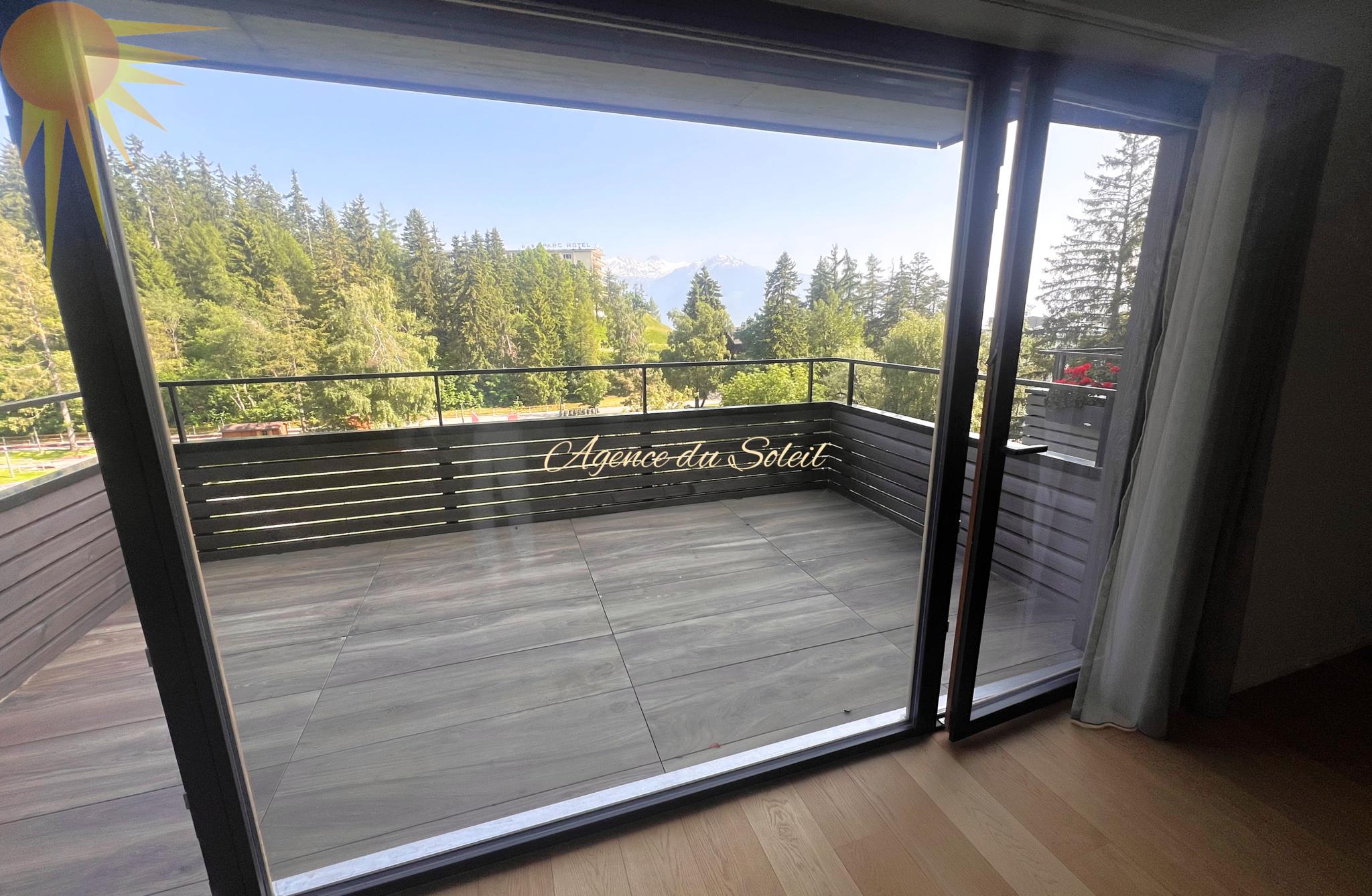 À louer à l’année, ce superbe 3.5 pièces moderne au cœur de Montana !