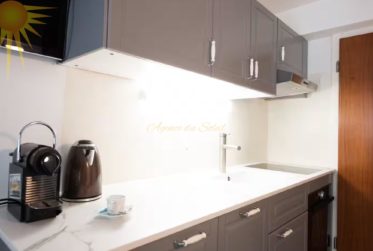 À louer Pour la saison d'hiver 25/26, ce très cosy studio situé à proximité du centre de Crans !