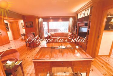 Somptueux lot de 4.5 pièces + 3.5 pièces + chambre de service, jardin, piscine privée au cœur de Crans !