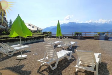 En exclusivité ! Charmant 2.5 pièces, rénové en 2024, avec une grande terrasse plein sud !