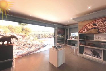 Grand espace commercial de 191 m² en plein cœur de la station !