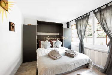 À louer Pour la saison d'hiver 25/26, ce très cosy studio situé à proximité du centre de Crans !