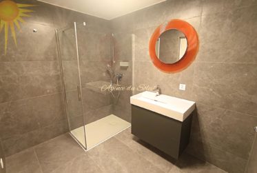 À louer à l’année, ce superbe 3.5 pièces moderne au cœur de Montana !