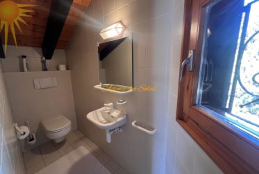 Idéal pour une famille, ce magnifique et spacieux chalet à 5 mn en voiture du centre de la station !