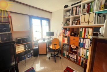 Agréable et vaste maison de 2 appts (4,5 + 2.5 pièces) dans le village de Mollens, à 5 minutes en voiture de Crans-Montana !