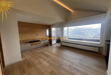 Magnifique appartement de 4.5 pièces en attique, totalement rénové en 2023 !