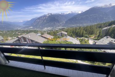 Magnifique appartement de 4.5 pièces en attique, totalement rénové en 2023 !