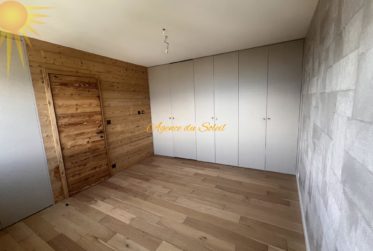 Magnifique appartement de 4.5 pièces en attique, totalement rénové en 2023 !