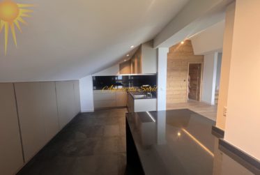 Magnifique appartement de 4.5 pièces en attique, totalement rénové en 2023 !