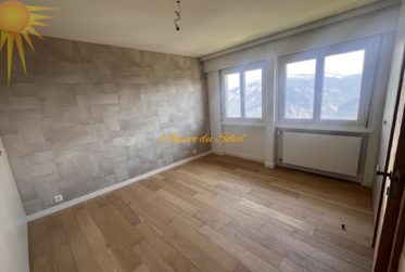 Magnifique appartement de 4.5 pièces en attique, totalement rénové en 2023 !