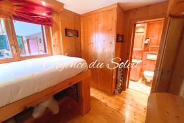 Somptueux lot de 4.5 pièces + 3.5 pièces + chambre de service, jardin, piscine privée au cœur de Crans !