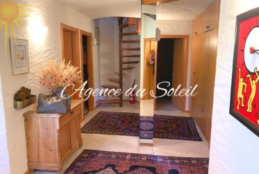 Idéal pour une famille: magnifique et spacieux chalet à 5 mn en voiture du centre de la station !