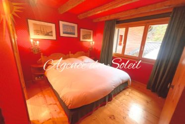 Somptueux lot de 4.5 pièces + 3.5 pièces + chambre de service, jardin, piscine privée au cœur de Crans !