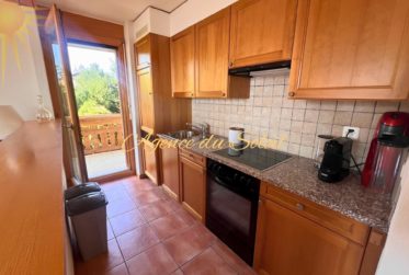 En Exclusivité ! Adorable appartement traversant d’angle de 3.5 Pièces en rez-jardin supérieur !