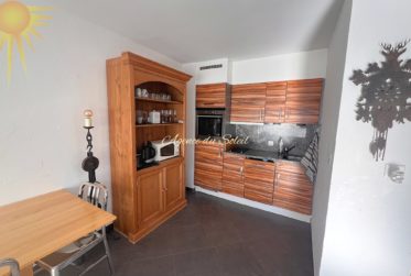 À louer à l’année ou à la saison d'hiver, cet adorable 2.5 pièces au coeur de la station !