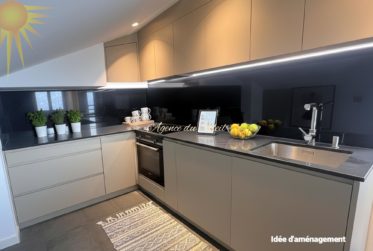 Appartement contemporain de 4,5 pièces en attique-duplex, entièrement rénové en 2024!