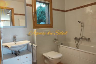 En Exclusivité ! Adorable appartement traversant d’angle de 3.5 Pièces en rez-jardin supérieur !