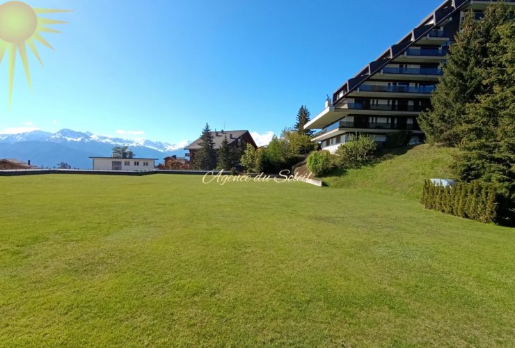 En exclusivité ! A voir absolument ! Hyper centre de Montana ! Magnifique et spacieux appartement de 4.5 pièces !