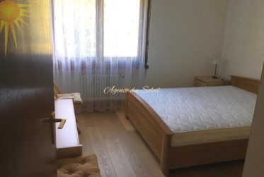 À louer à l'année (à partir du 1er avril): Comfortable appartement de 2.5 pièces avec une magnifique vue à deux pas du centre de Montana !