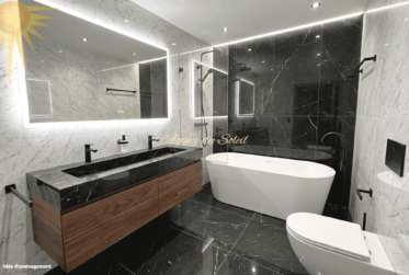 Au cœur de la station! Spacieux appartement traversant d'angle de 5.5 pièces avec terrasse!