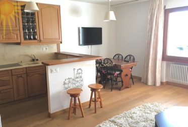 À louer à l'année (à partir du 1er avril): Comfortable appartement de 2.5 pièces avec une magnifique vue à deux pas du centre de Montana !