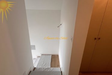 Appartement contemporain de 4,5 pièces en attique-duplex, entièrement rénové en 2024!
