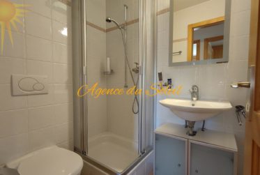 En Exclusivité ! Adorable appartement traversant d’angle de 3.5 Pièces en rez-jardin supérieur !