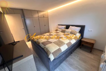 À louer UNIQUEMENT à l’année ce splendide 3.5 pièces rénové, sud, à proximité du funiculaire !