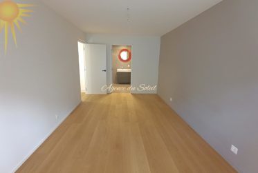 À louer à l’année, ce superbe 3.5 pièces moderne au cœur de Montana !