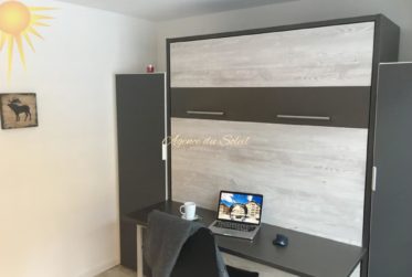 À louer Pour la saison d'hiver 25/26, ce très cosy studio situé à proximité du centre de Crans !