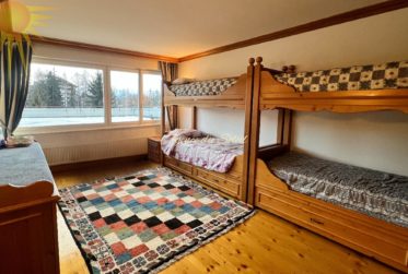 Au cœur de la station! Spacieux appartement traversant d'angle de 5.5 pièces avec terrasse!