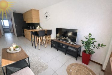 Adorable appartement traversant de 2.5 pièces entièrement rénové, au bord du Golf Ballesteros de Crans !