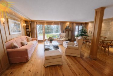 Ski-in/Ski-out – Appartement haut de gamme de 4.5 pièces avec piscine privée au cœur de Crans !