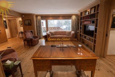 Ski-in/Ski-out – Appartement haut de gamme de 4.5 pièces avec piscine privée au cœur de Crans !