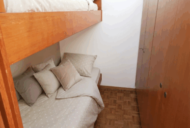 À louer à la semaine (mai): Grand studio sud à proximité du centre de Crans !