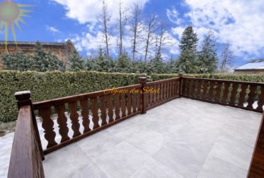 En Exclusivité ! Splendide chalet familial de 8.5 pièces dans un quartier prisé à Crans et en bordure du golf Ballesteros !