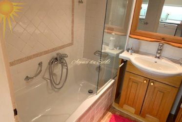 À louer à l'année uniquement, ce superbe studio de standing avec un balcon sud dans une résidence hôtelière !