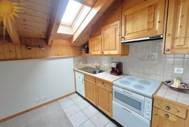 En Exclusivité ! Splendide chalet familial de 8.5 pièces dans un quartier prisé à Crans et en bordure du golf Ballesteros !