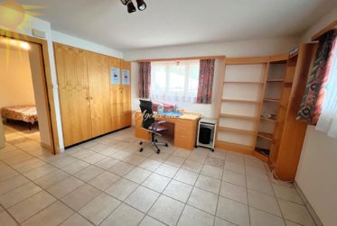 En Exclusivité ! Splendide chalet familial de 8.5 pièces dans un quartier prisé à Crans et en bordure du golf Ballesteros !